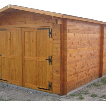 garage in legno